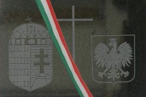 Węgierska tablica ks. Popiełuszki na Żoliborzu