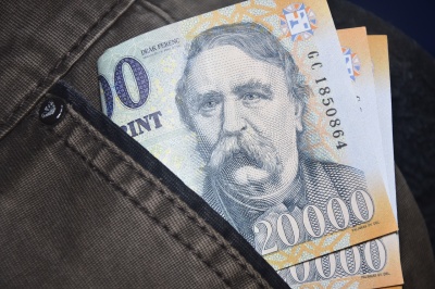 Węgierskie banknoty (forinty). 