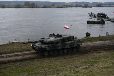 Polish soldiers crossed the Vistula with tanks during the NATO military defense exercise DRAGON-24,