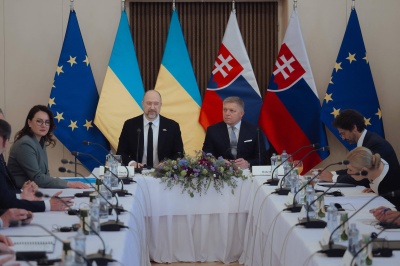 Premier Słowacji Robert Fico oraz premier Ukrainy Denys Szmyhal