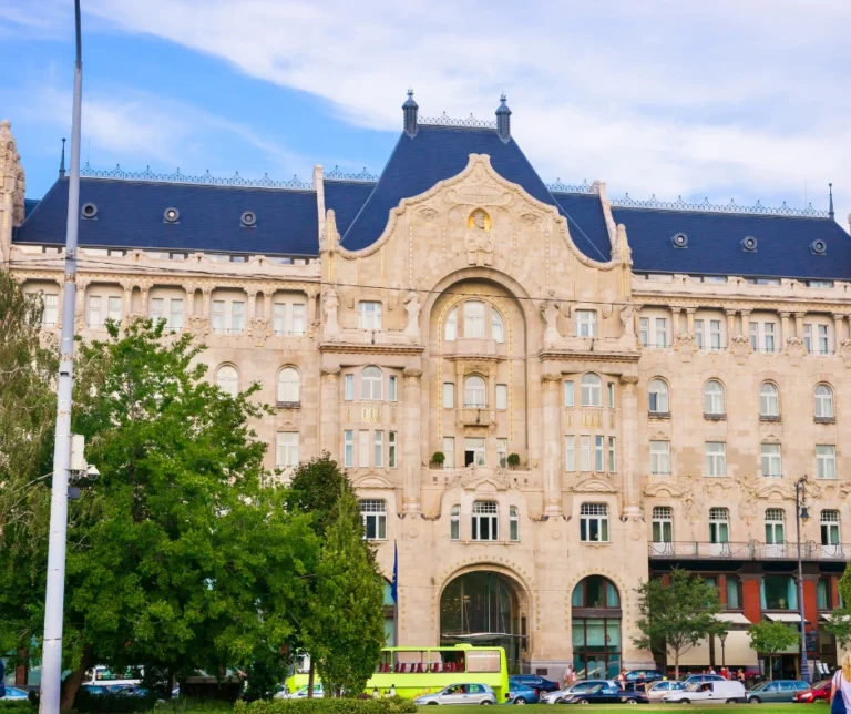 Gresham Palace / Canva, domena publiczna